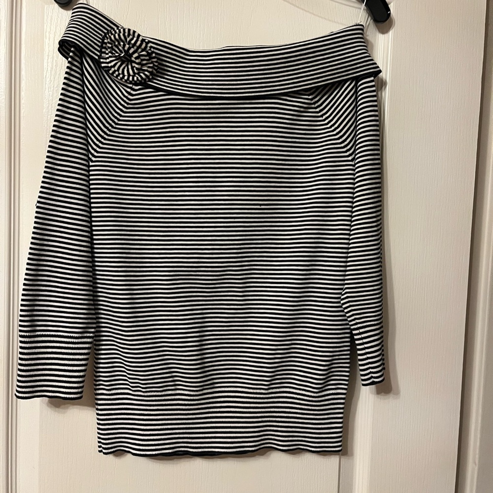 Black and White Boatneck Striped Women's Top with brooch